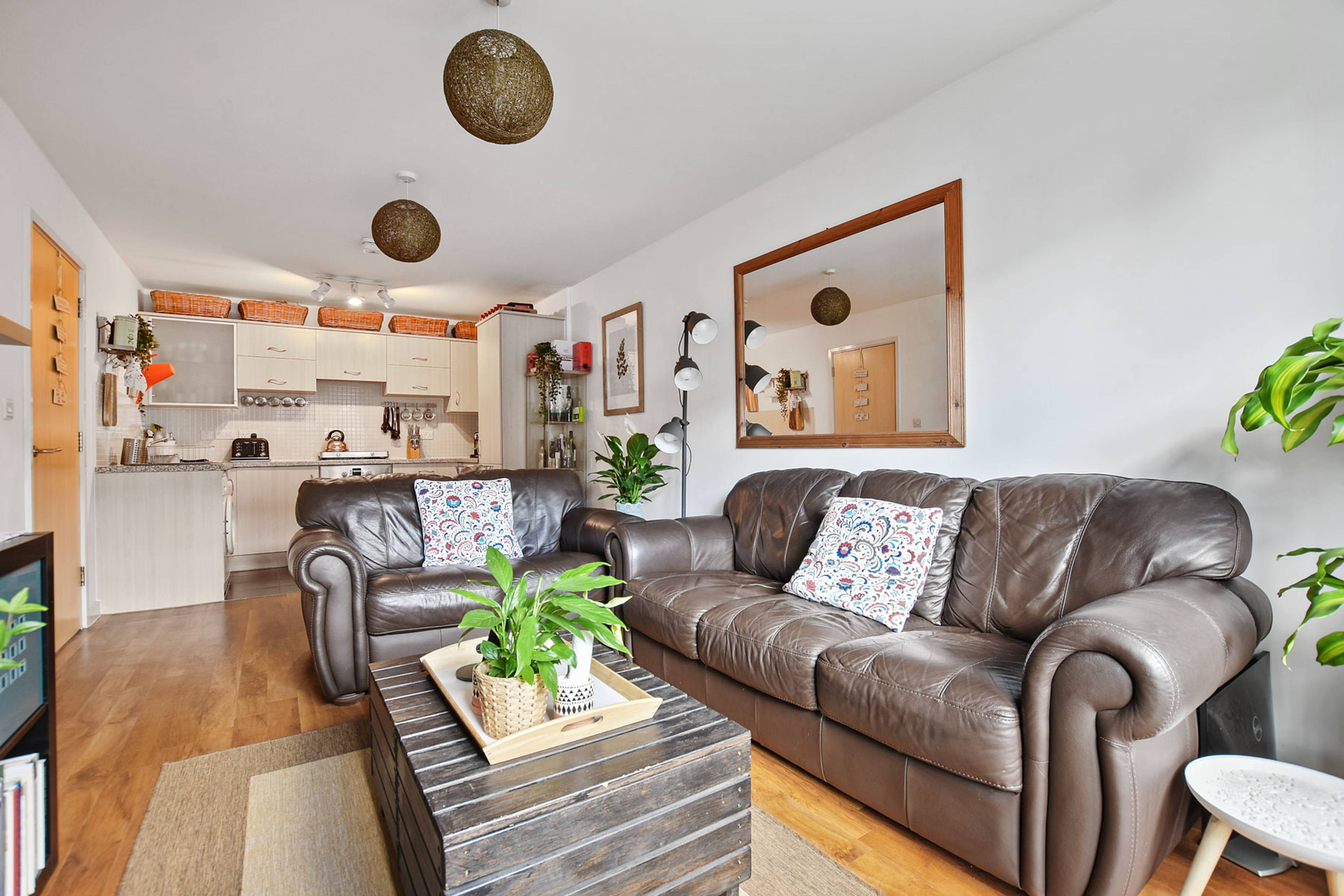 Lounge / Kitchen