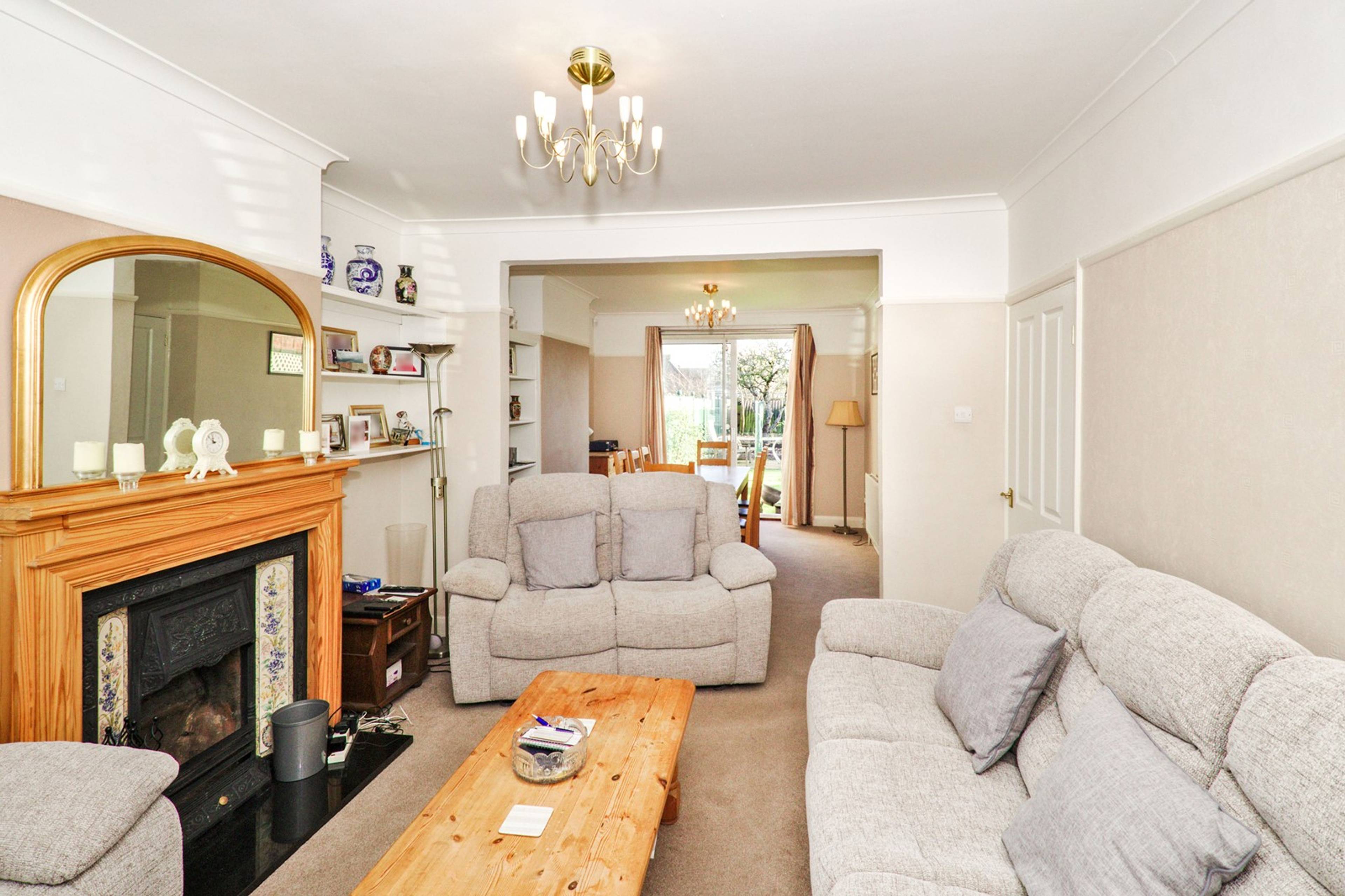 Lounge/Dining Room