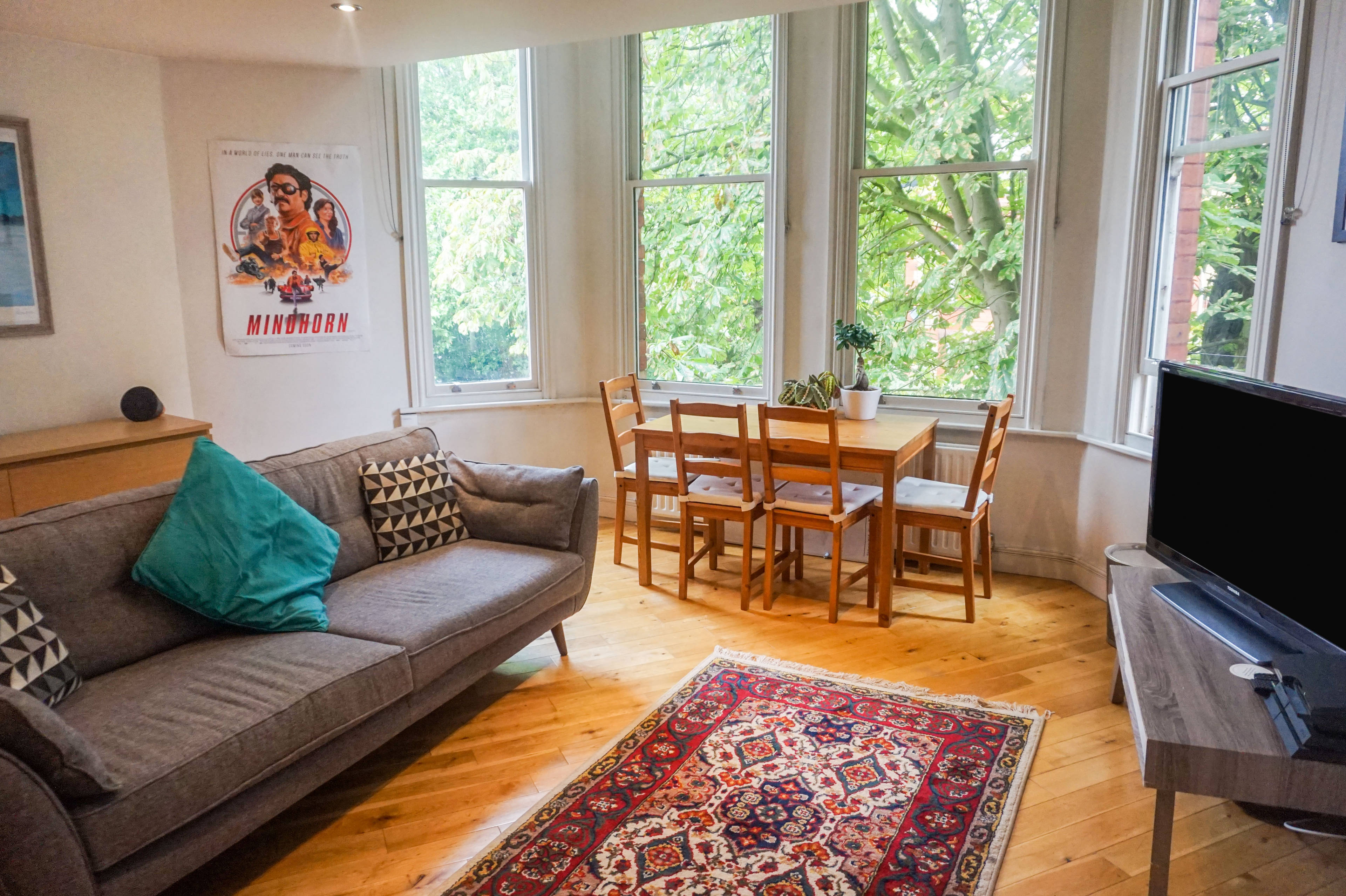 Lounge/Dining Room