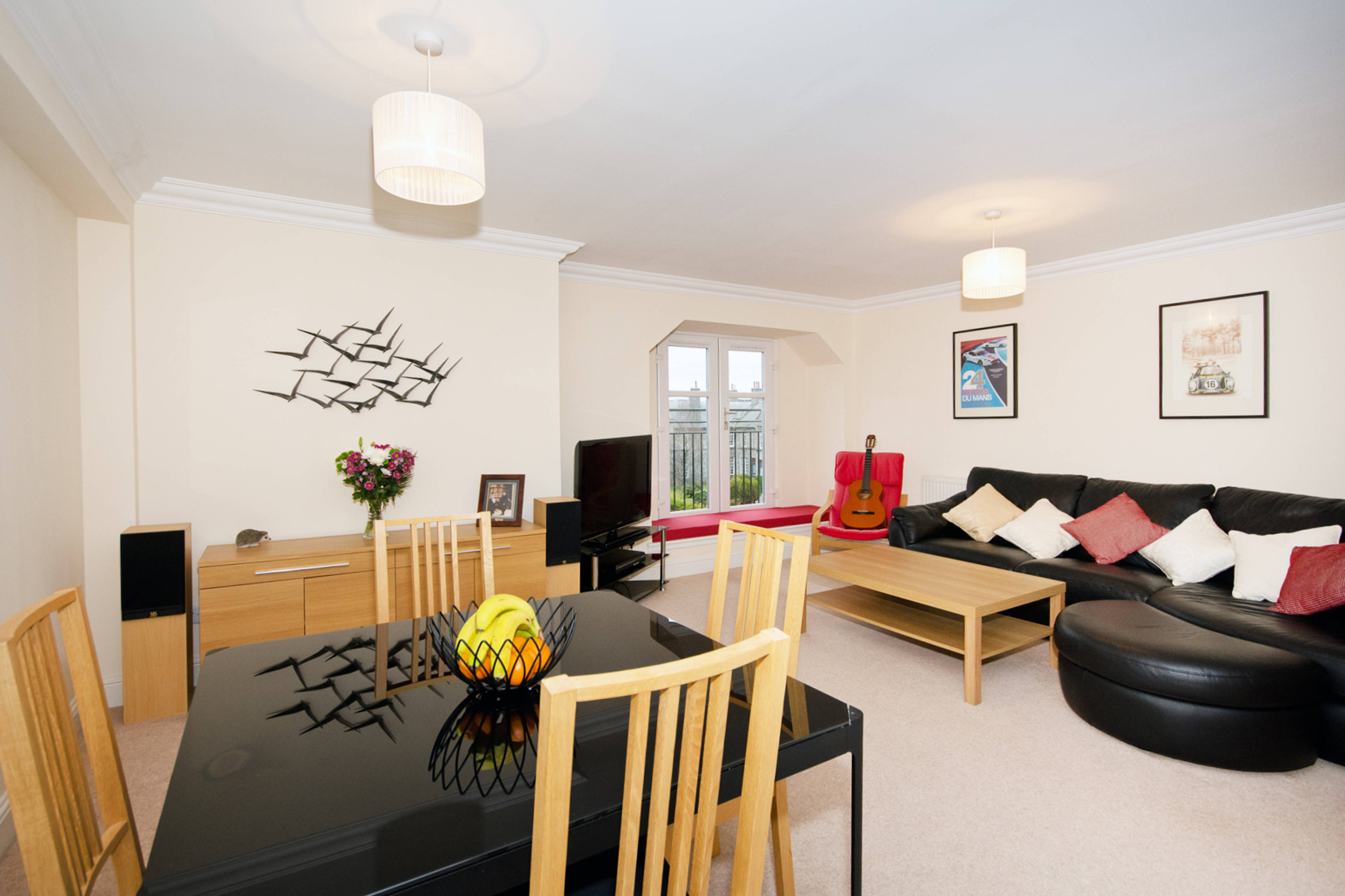Lounge / Kitchen