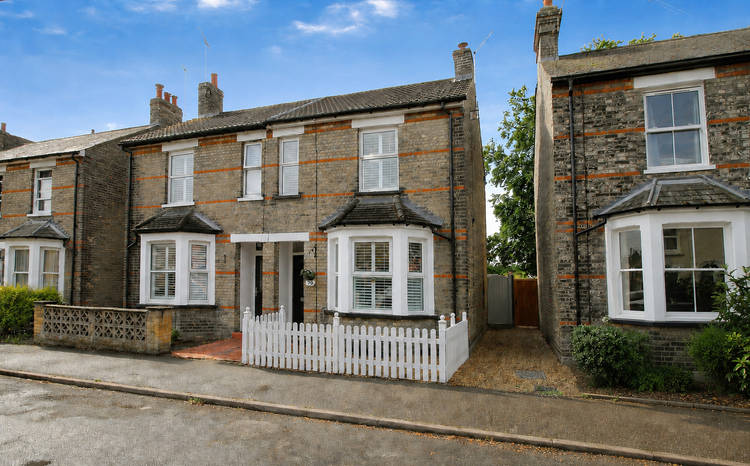 3 bedroom semi-detached house