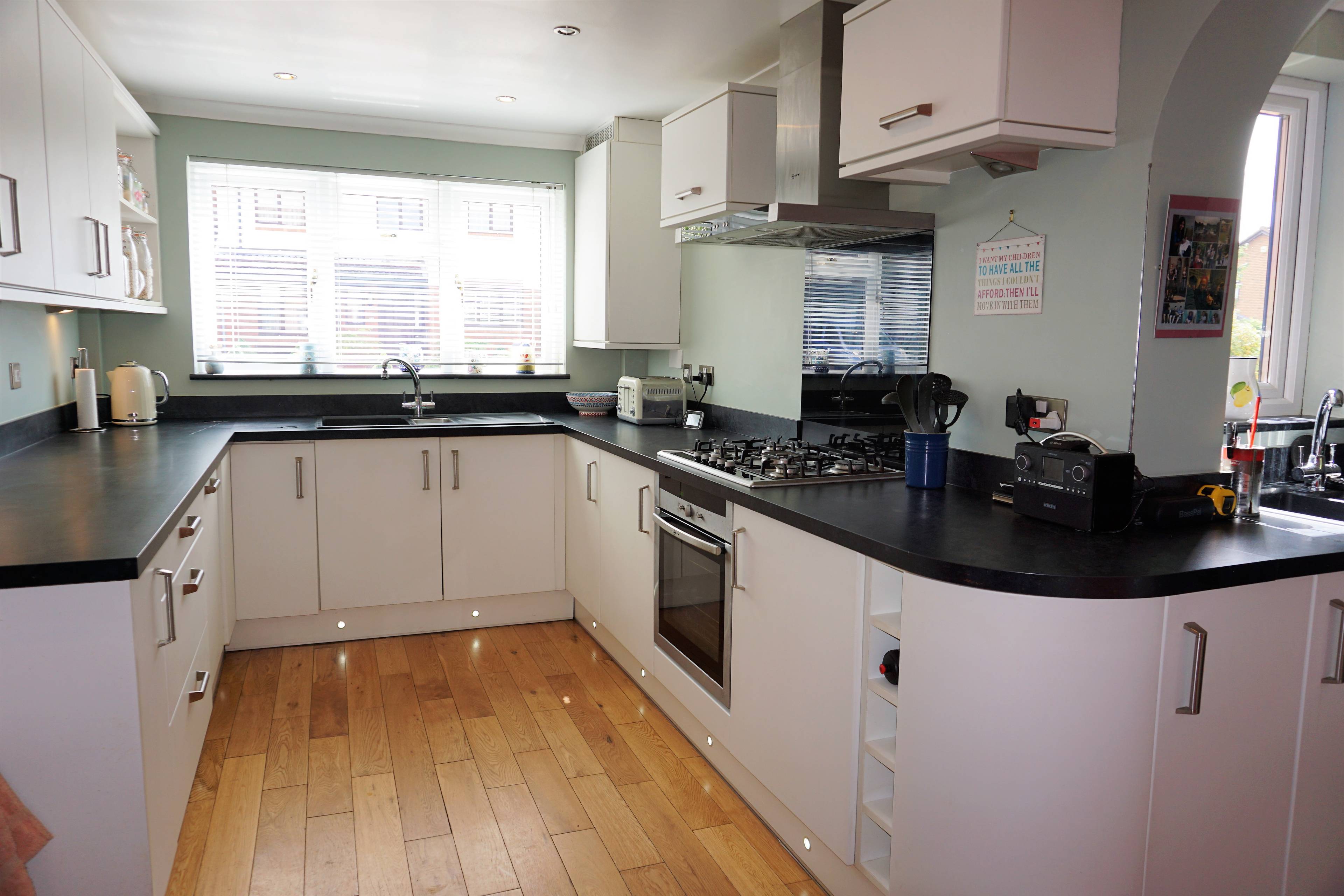 Kitchen/Breakfast