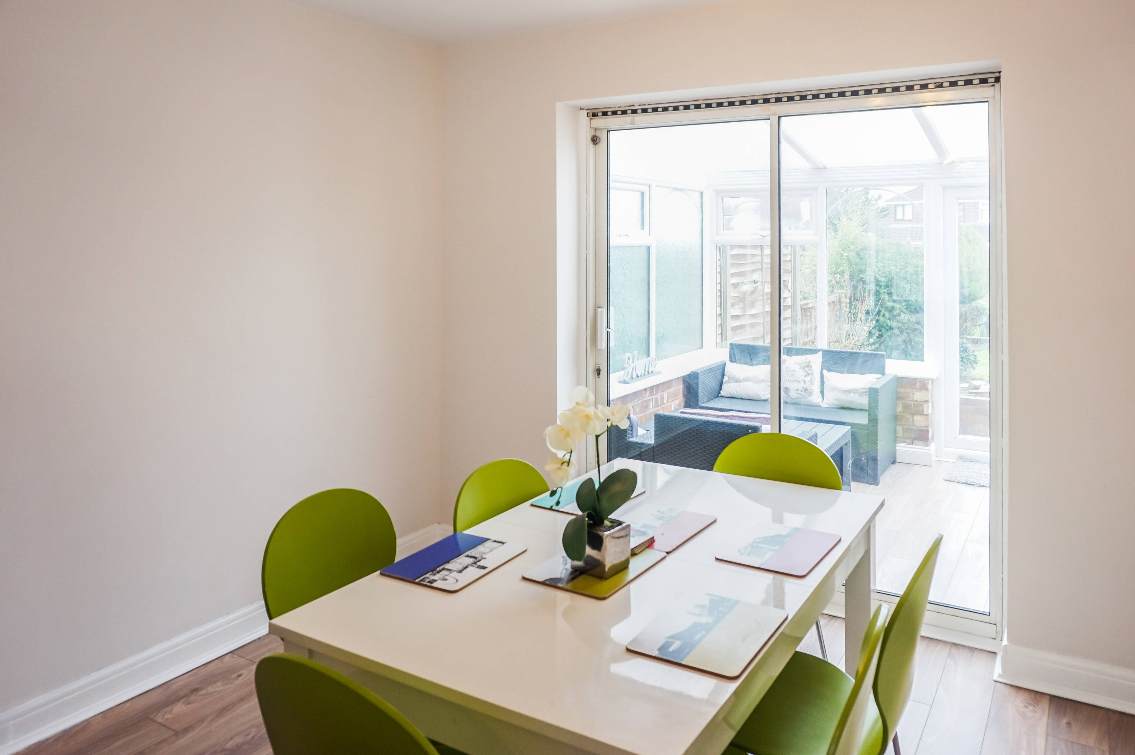 Lounge/Dining Room