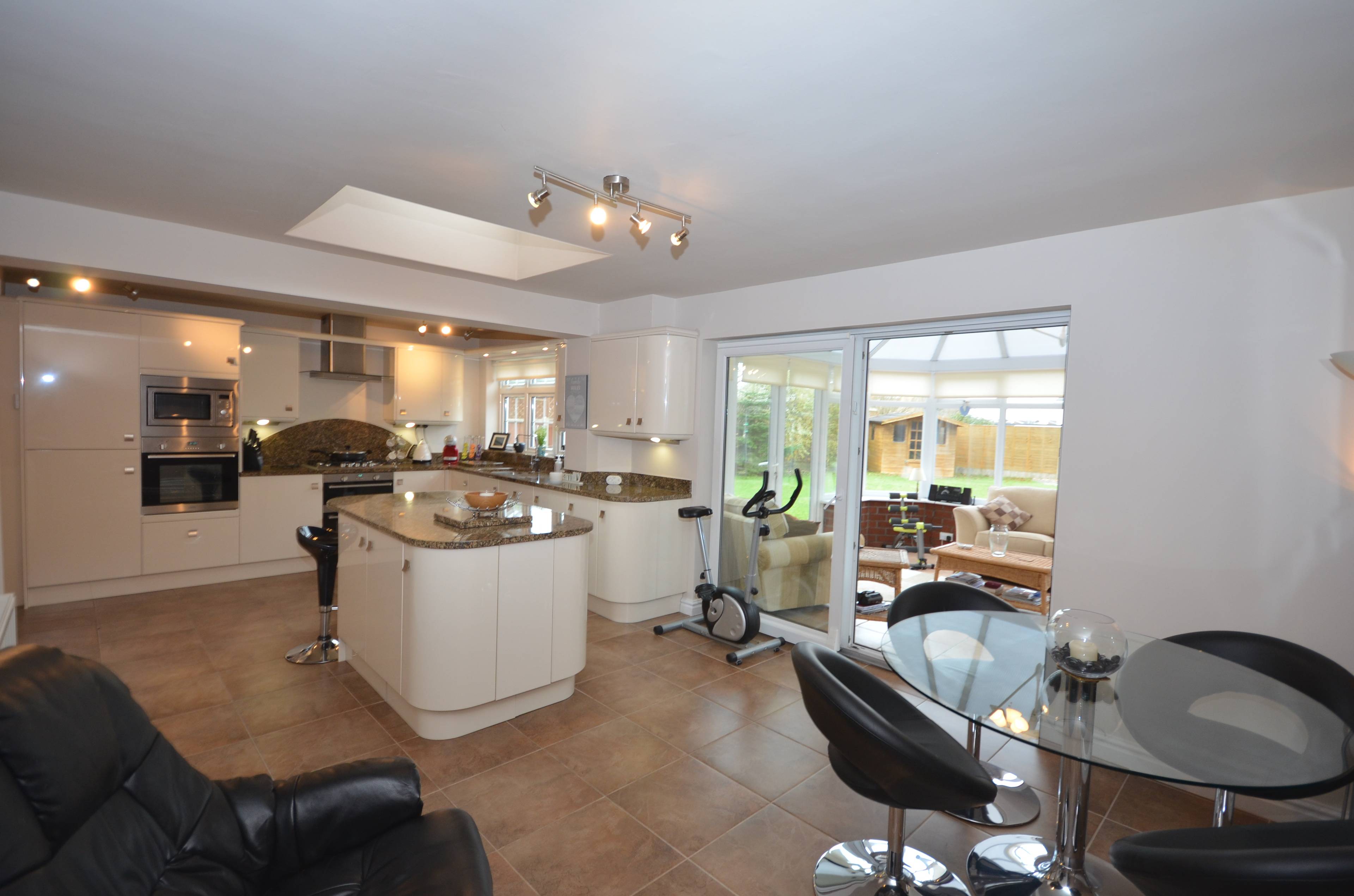Kitchen / Breakfast