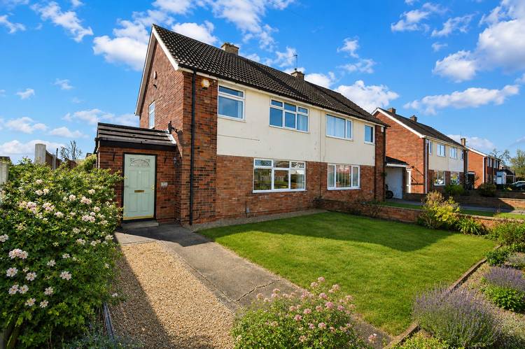 3 bedroom semi-detached house