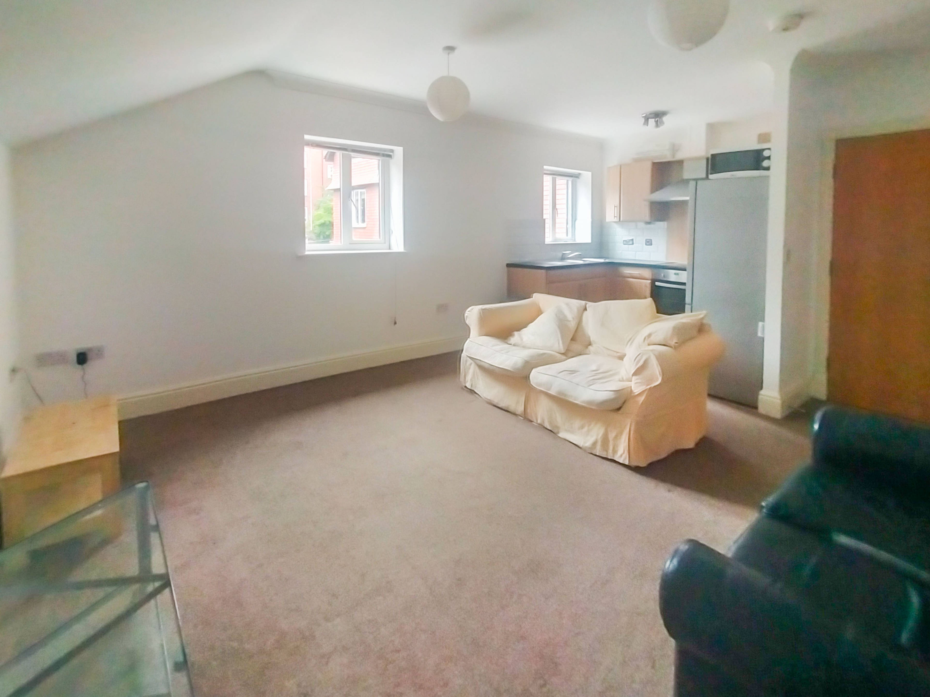 Lounge / Kitchen