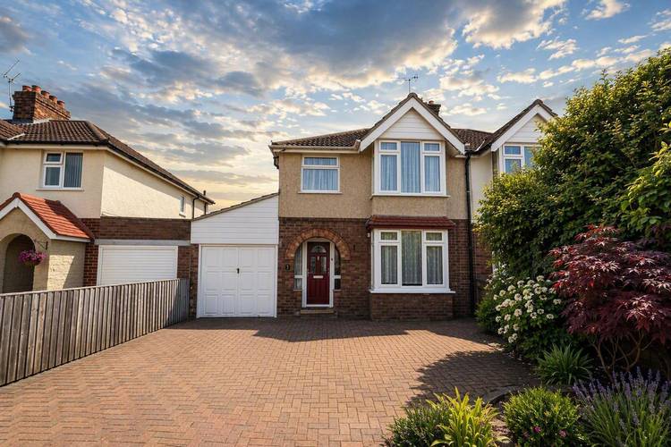 3 bedroom semi-detached house