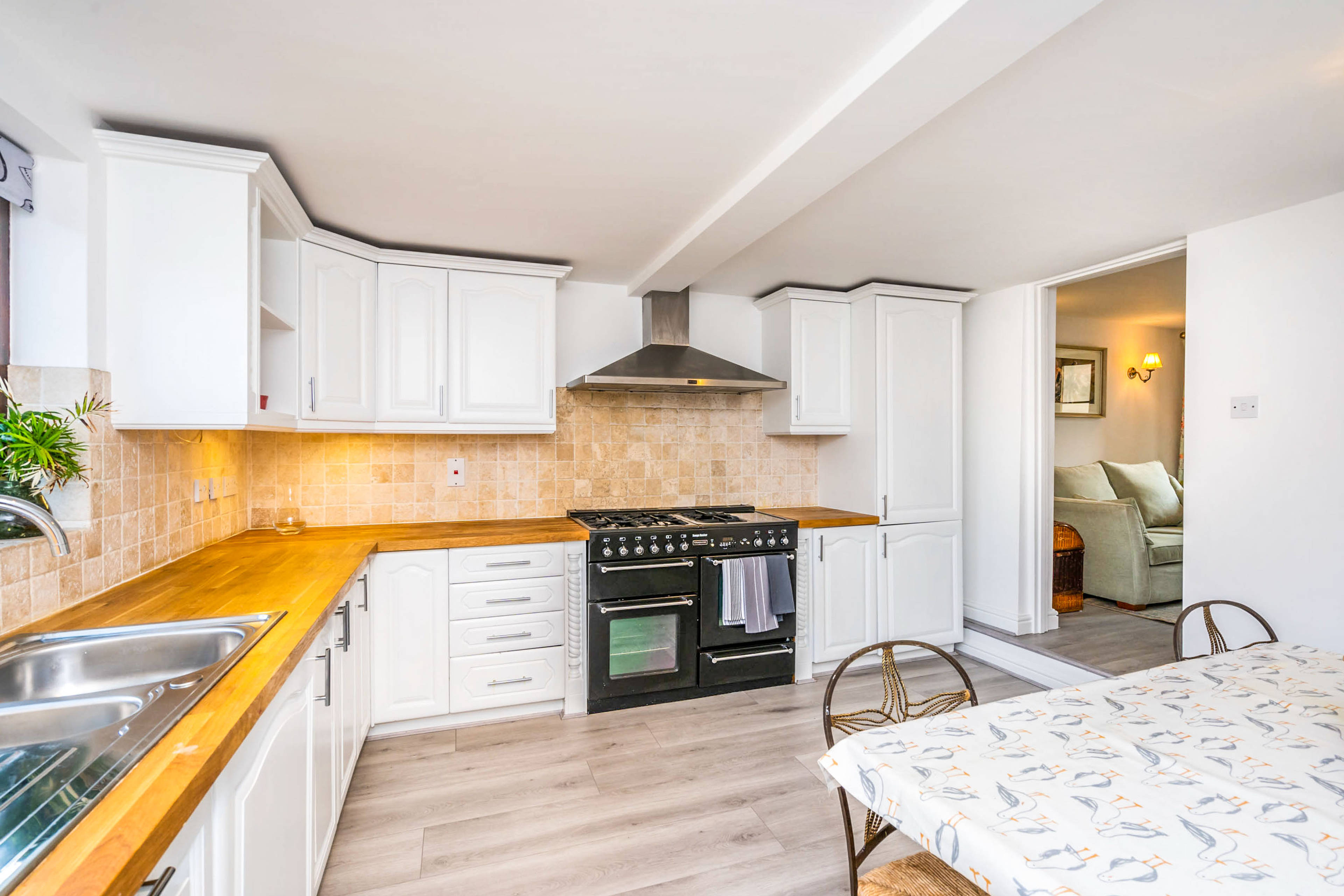 Kitchen/Breakfast