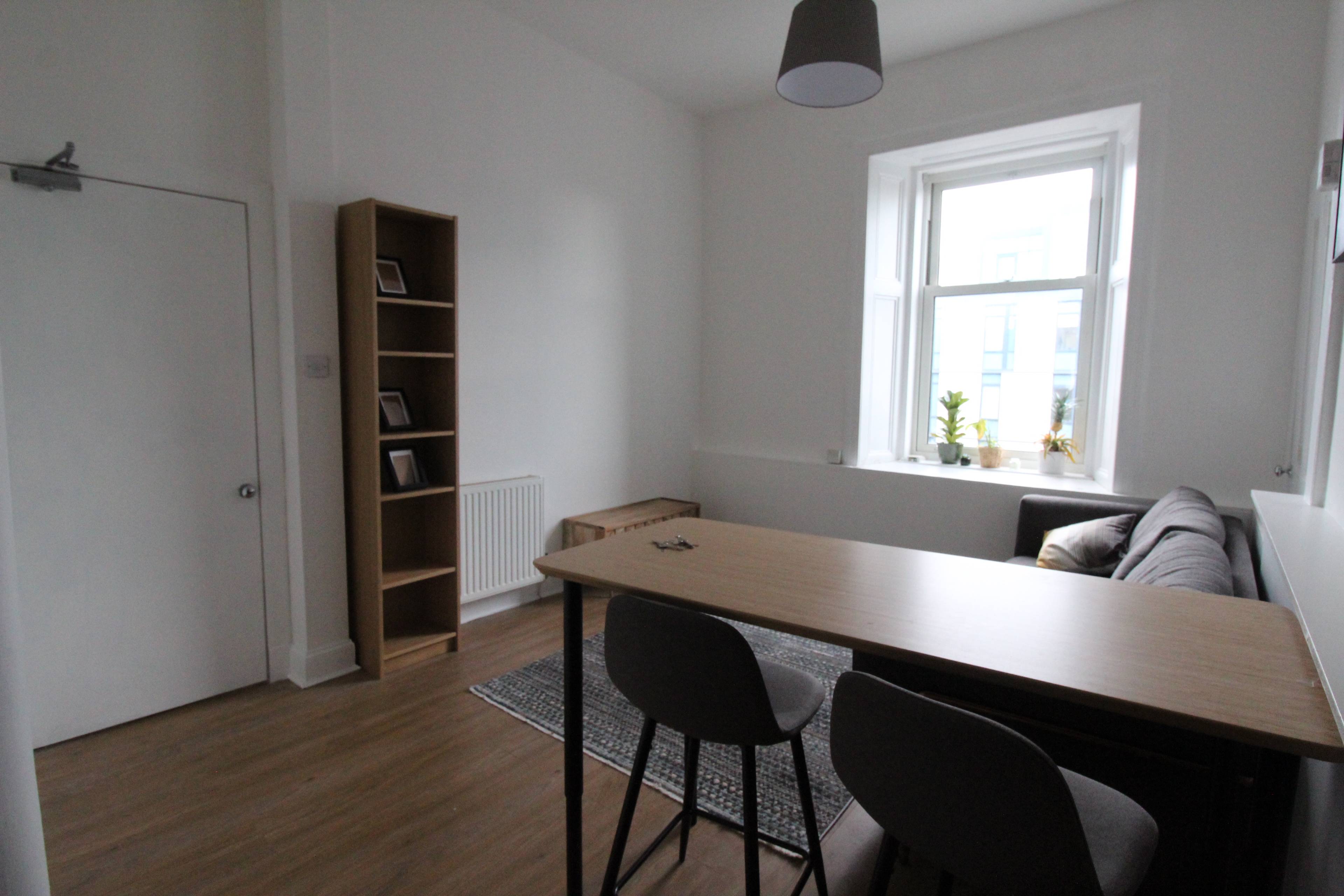 Lounge / Kitchen