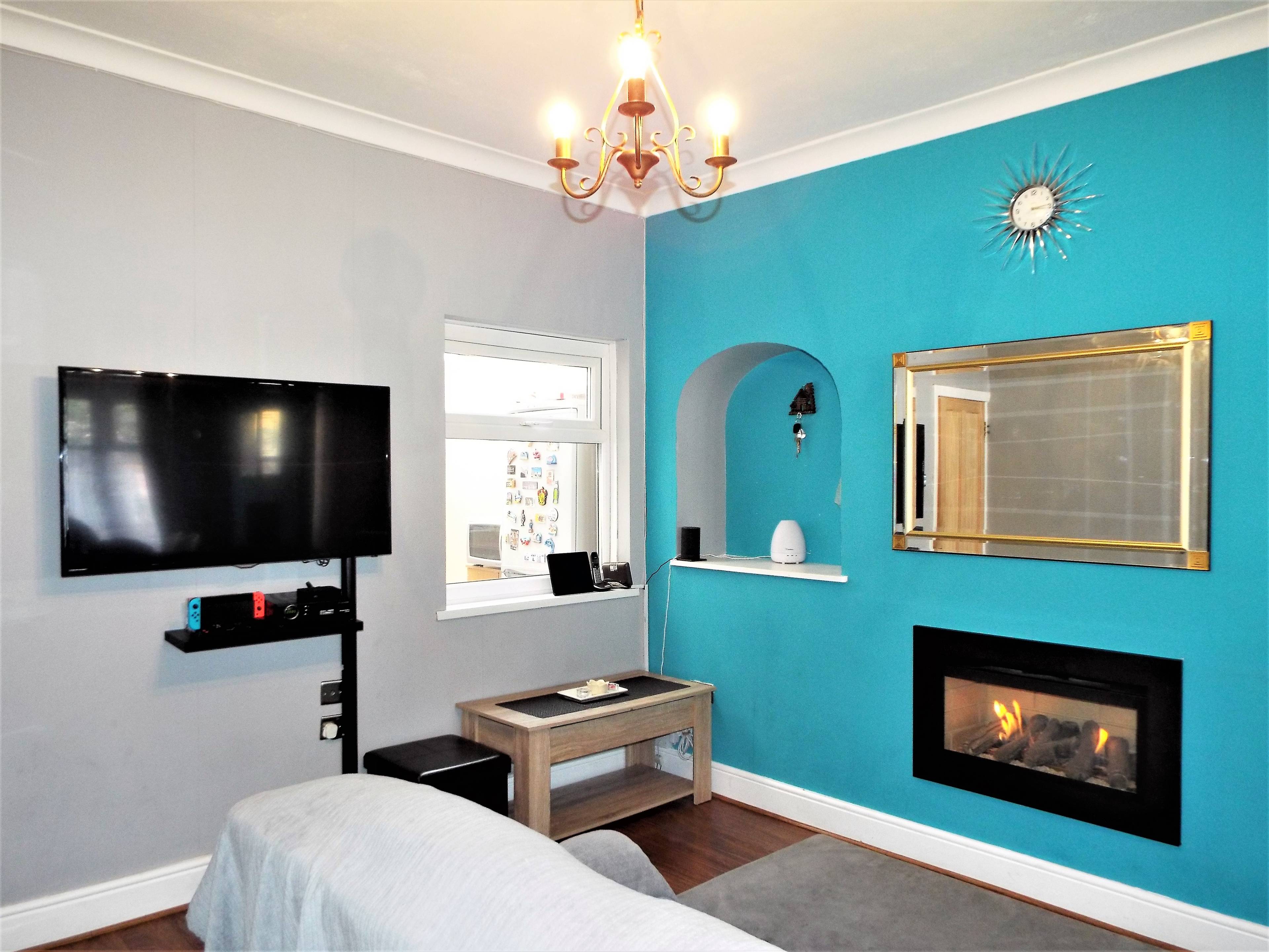 Lounge/Dining Room