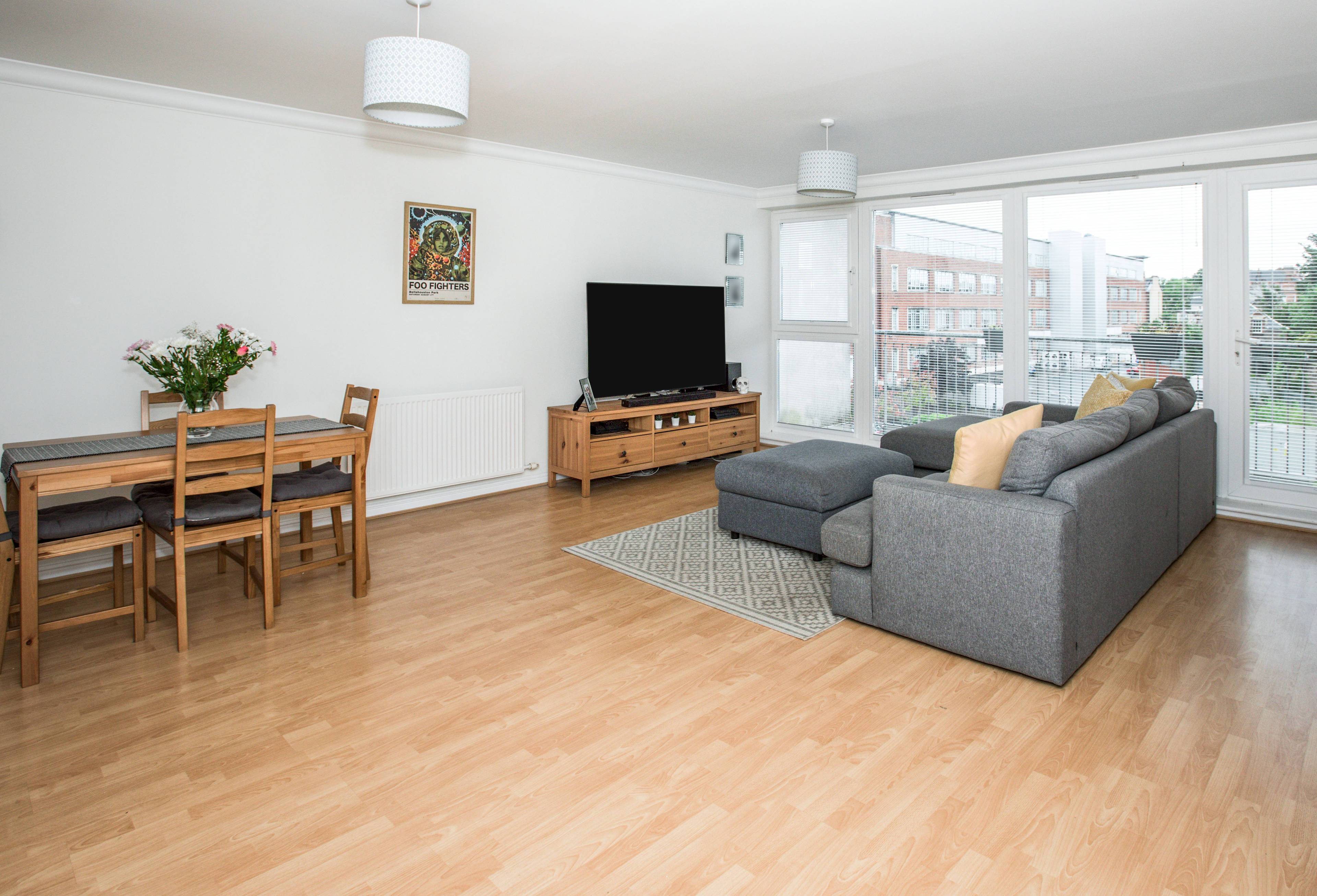 Lounge/Dining Room