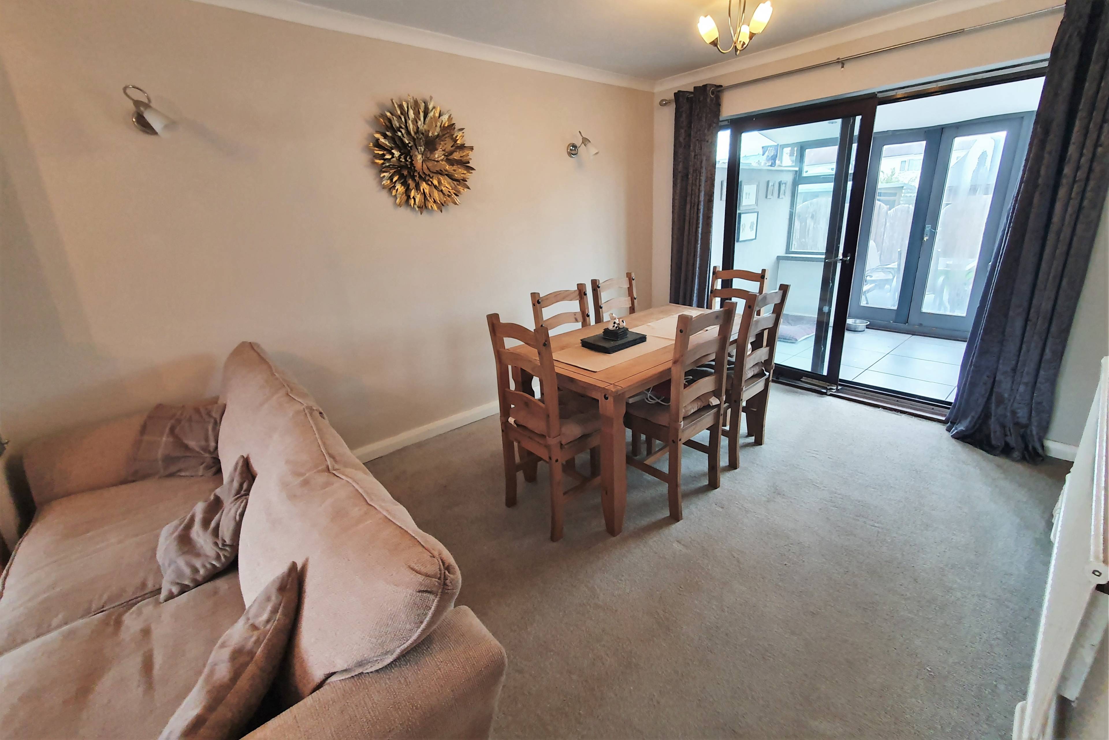 Lounge/Dining Room