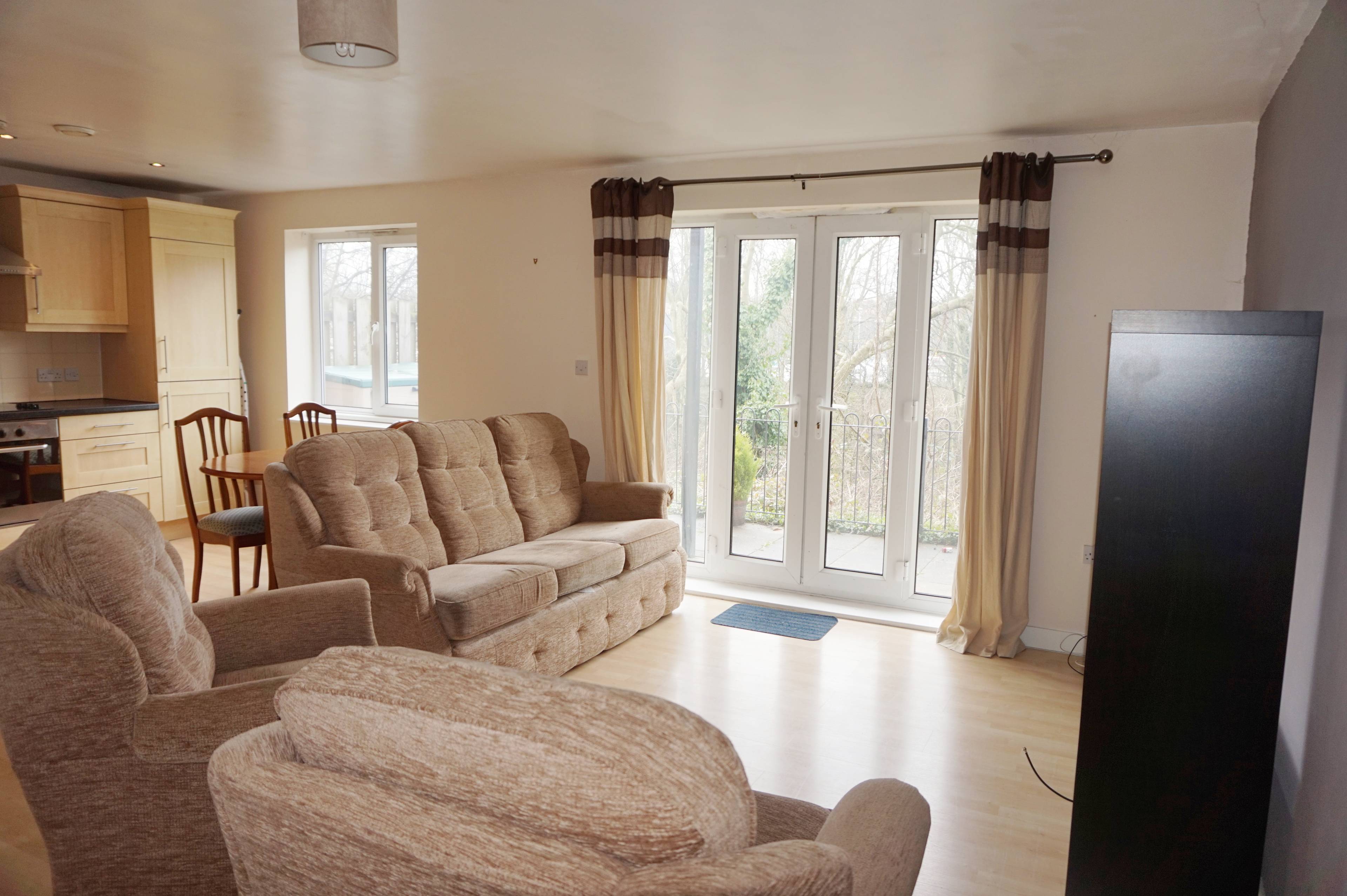 Lounge / Kitchen