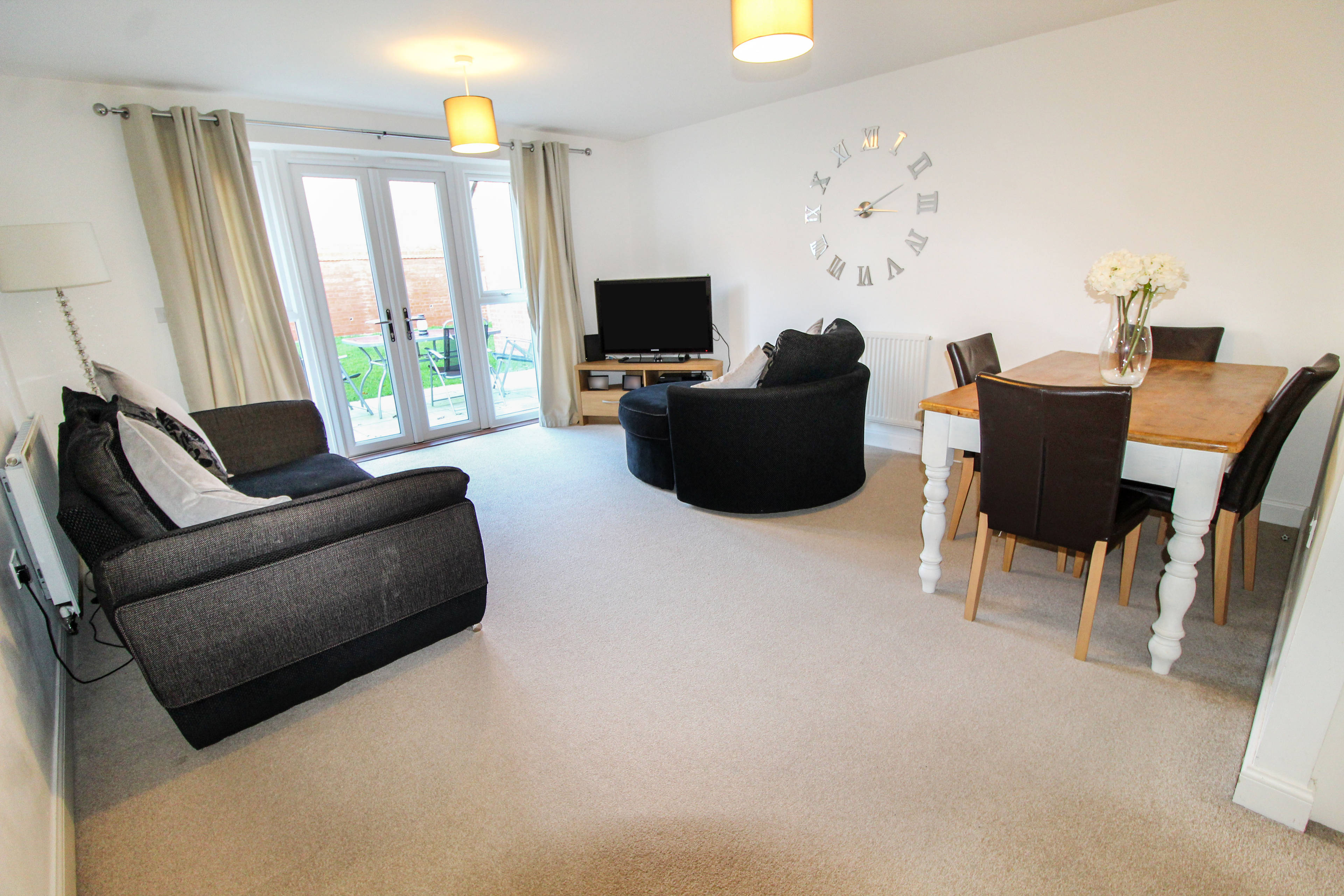 Lounge / Kitchen