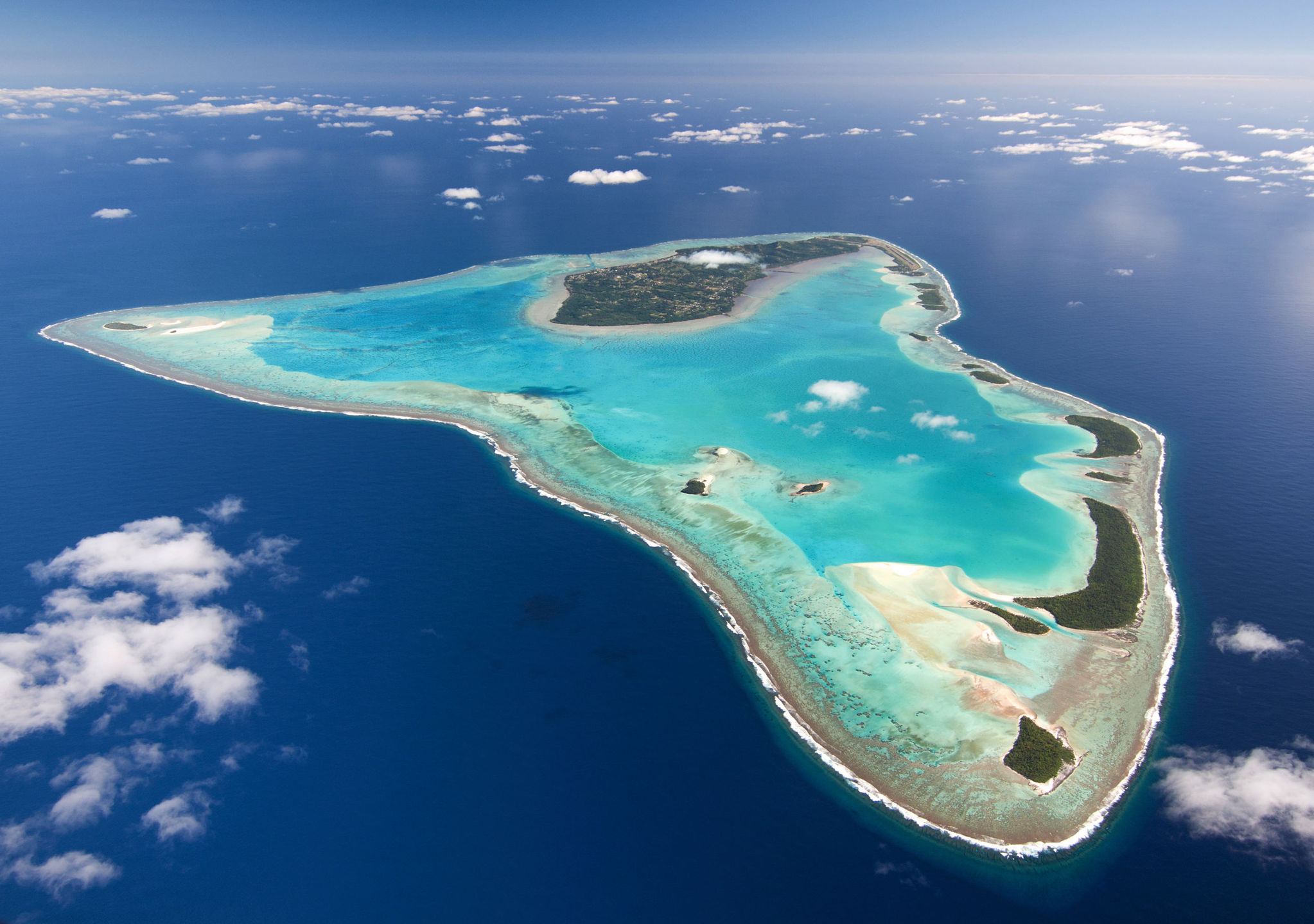 trekking tours aitutaki