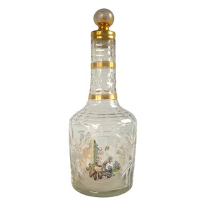 Carafe à liqueur d'époque XVIIIe en verre taillé, doré, émaillé