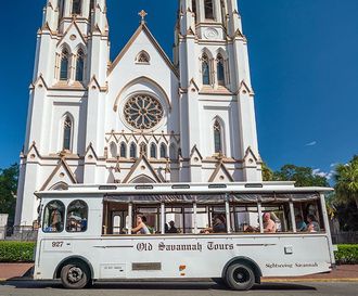 Savannah Experience: Sightseeing Bus Tour of the Historic and Victorian Districts Outside a Church