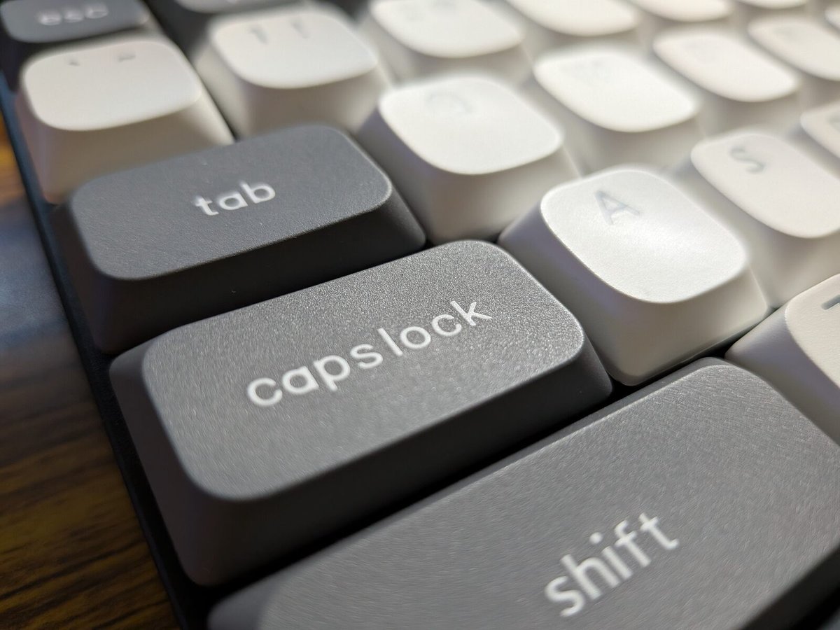 (打字機時代留下的遺跡 CapsLock鍵)