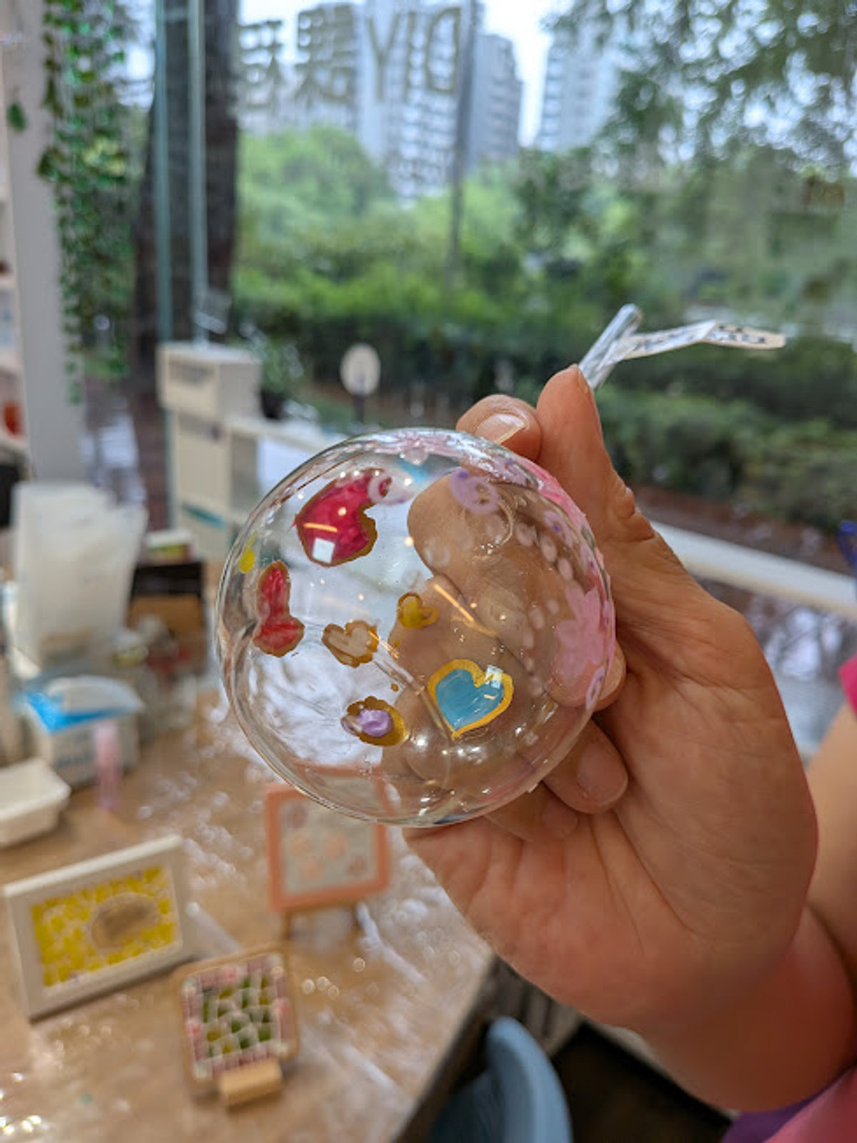 (玻璃響瓶，吹氣會響，這好玩)