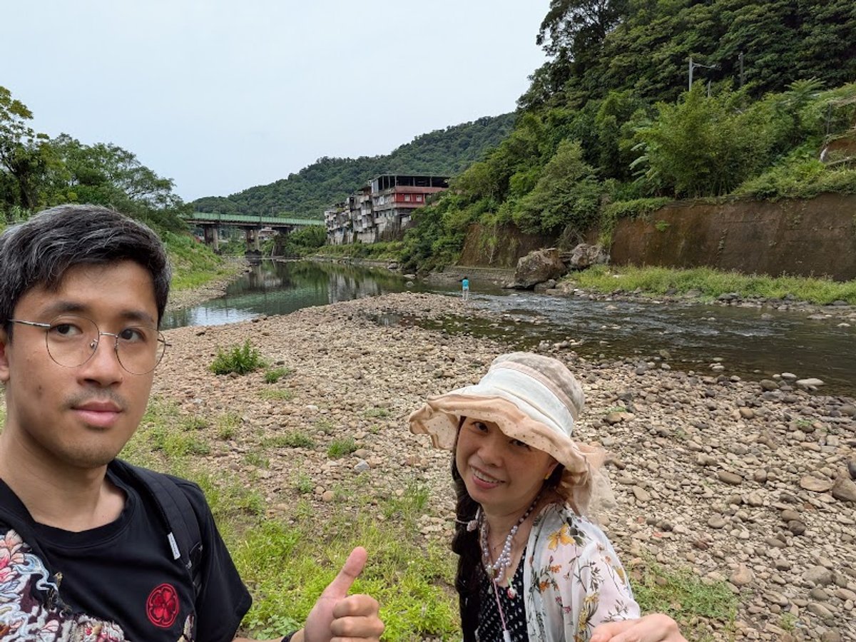 (身後是雙溪匯流處)