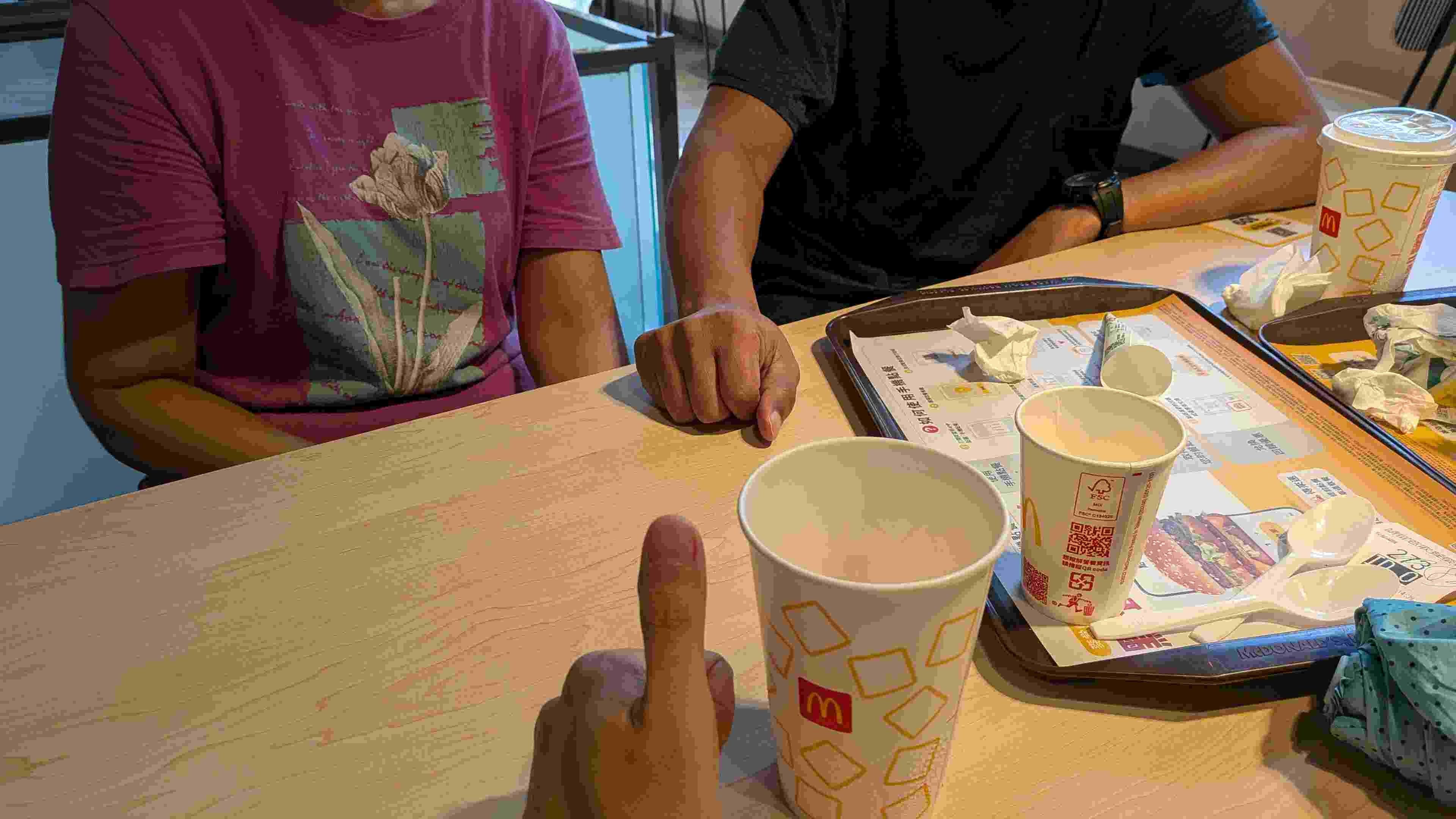 巧遇兄姊，𣈱快探訪 封面圖