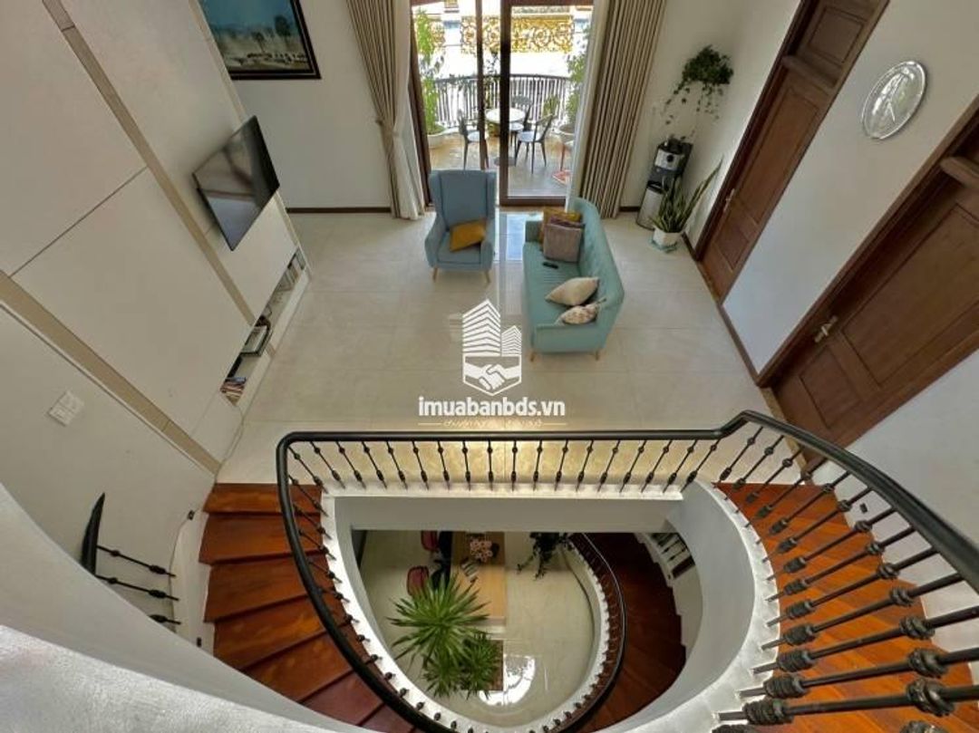 Bán biệt thự tân cổ điện hẻm Nguyễn Khuyến diện tích khủng, để lại toàn bộ nội thất - ảnh 1