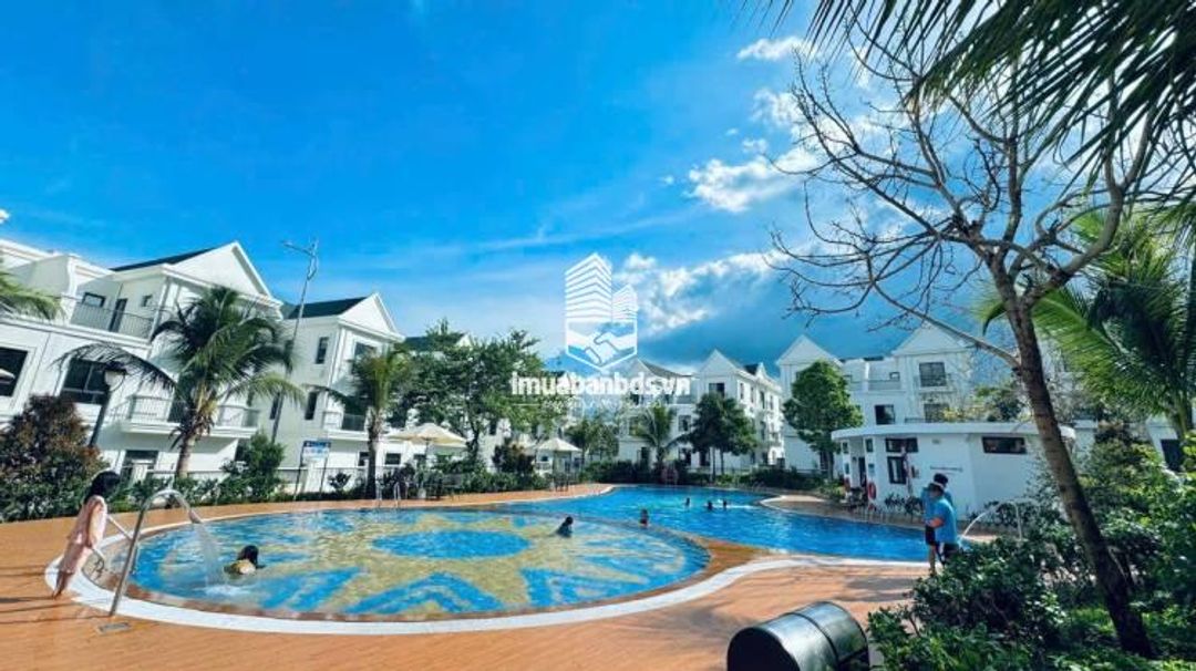 Bán biệt thự song lập 250m2 view hồ giá cực tốt. - ảnh 1