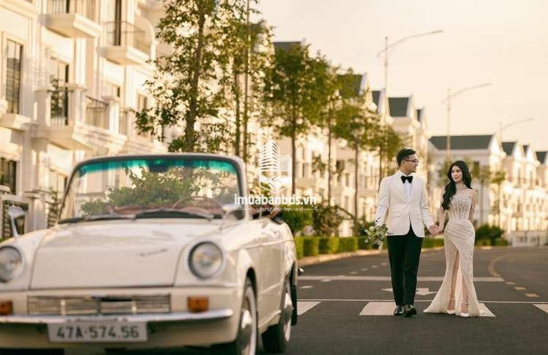 Biệt thự đơn lập hướng đông nam, giá 11 tỷ đã có sổ - ảnh 3