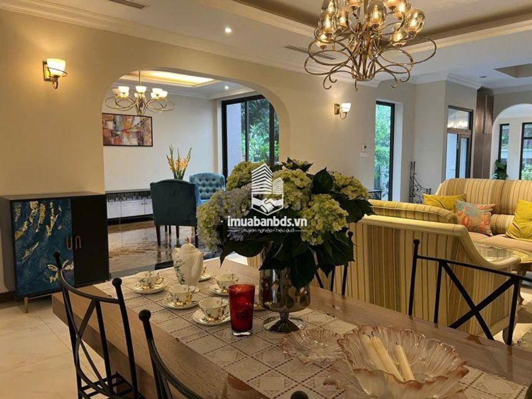 Bán 300m - 4 tầng - 33m.Mặt Tiền. ( CIPUTRA ) Tây Hồ  - ảnh 2