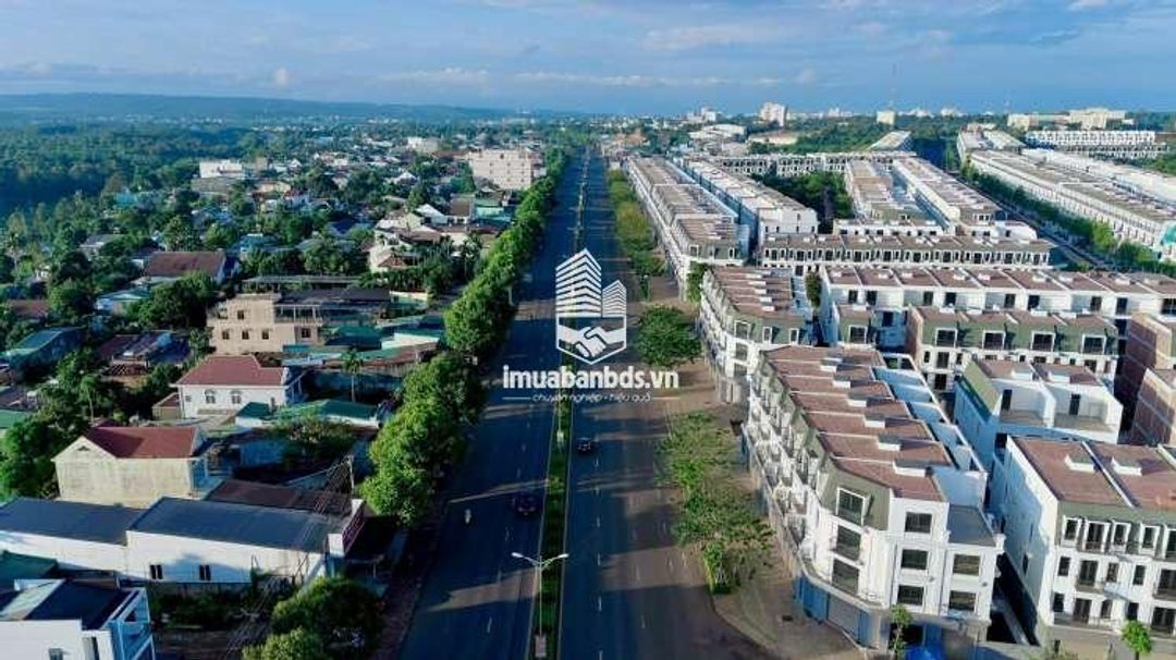 shophouse mặt tiền Nguyễn Chí Thanh dự án Ecocity gía tốt 250m2 - ảnh 1