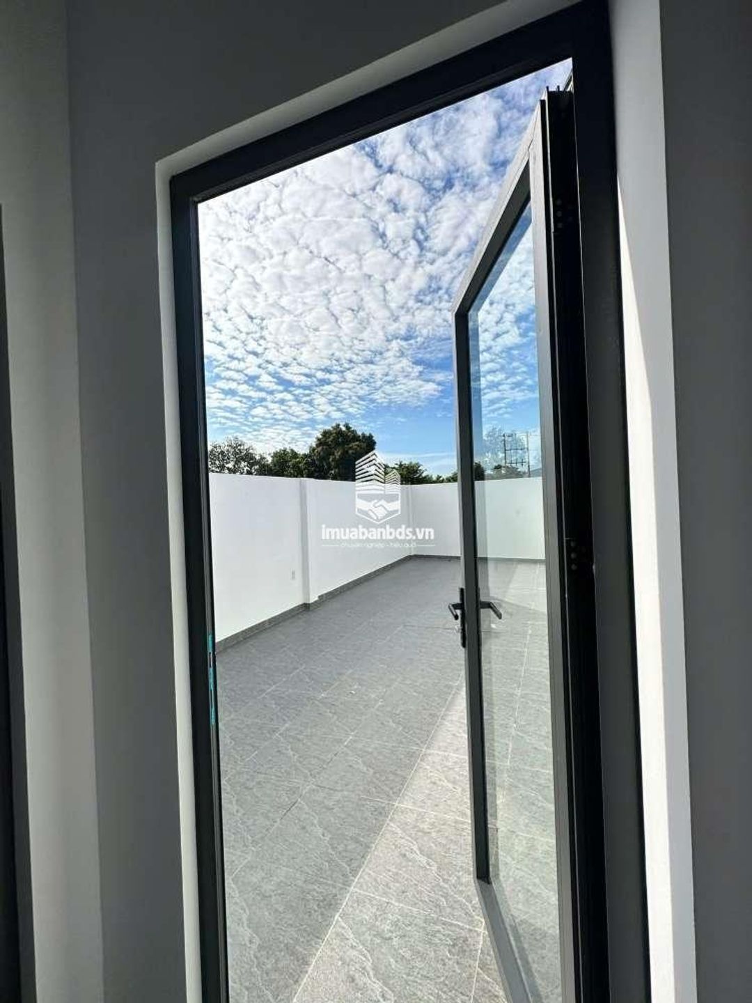 Bán gấp nhà 3 tầng, Thủ Dầu Một, giá chỉ 2,95 tỷ,hỗ trợ vay lên đến 70%!!! - ảnh 2