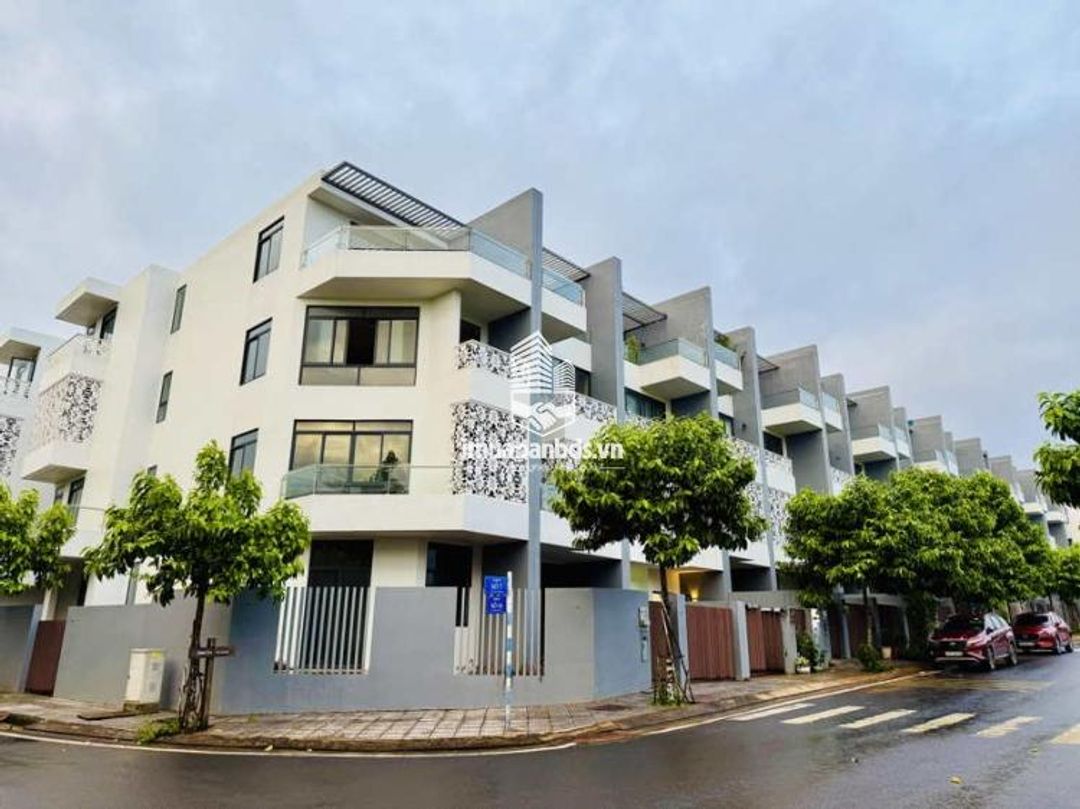 Bán Căn Góc 300m2 - 4 Tầng - Trung Tâm Buôn Ma Thuột - ảnh 1