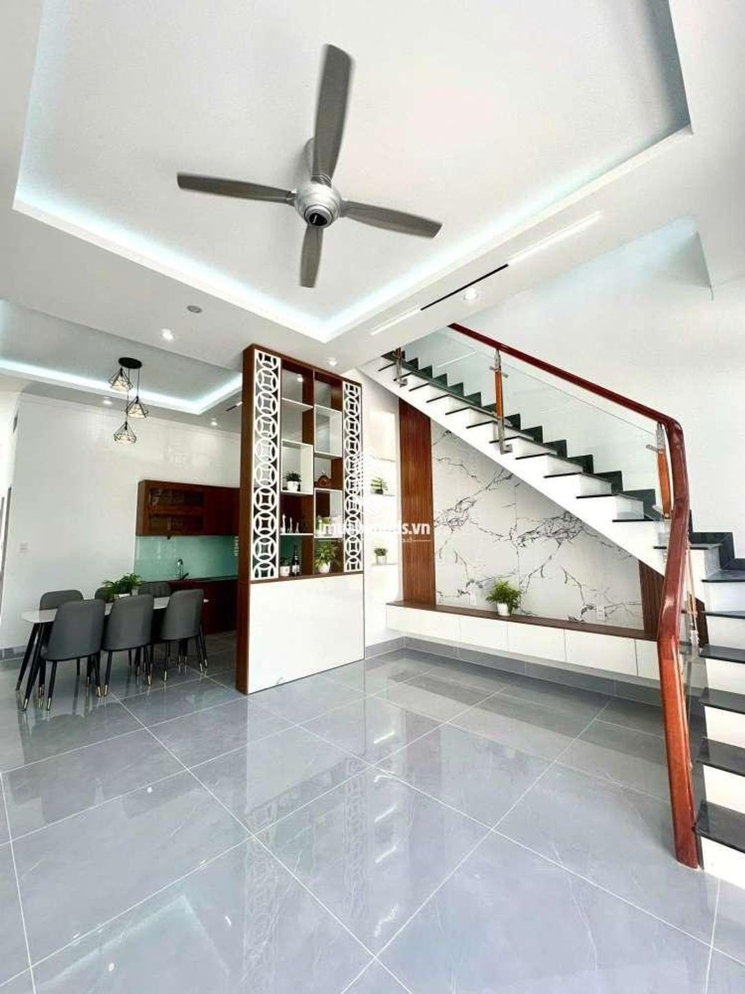 Nhà trệt lầu Thủ Dầu Một. Đường xe hơi thông. 3PN chỉ 2.49 tỷ. Sổ Hồng Riêng - ảnh 1