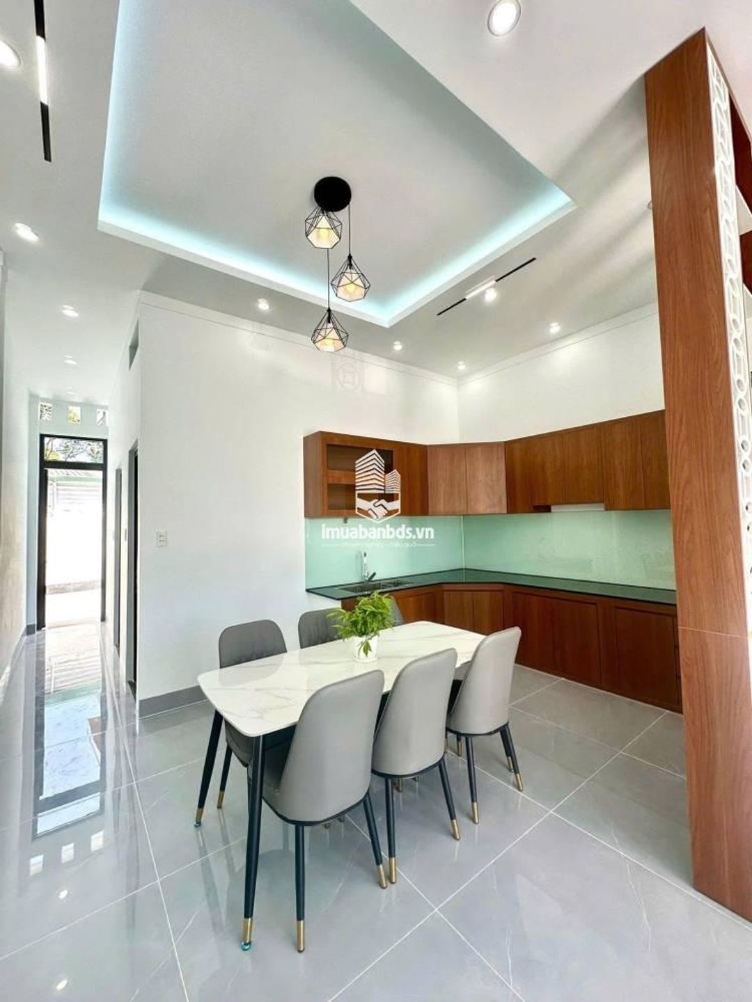 Nhà trệt lầu Thủ Dầu Một. Đường xe hơi thông. 3PN chỉ 2.49 tỷ. Sổ Hồng Riêng - ảnh 4