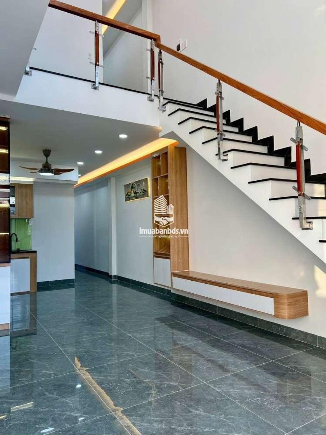 Bán nhà 3PN gần Nguyễn Chí Thanh TP Thủ Dầu Một, đường nhựa 7m, sổ hồng riêng, sân ô tô - ảnh 2