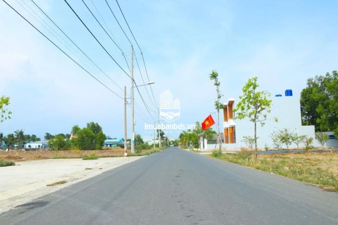 CẦN BÁN MÃNH ĐẤT 114M2 THỔ FULL THỔ CƯ GẦN CHỢ - ảnh 2