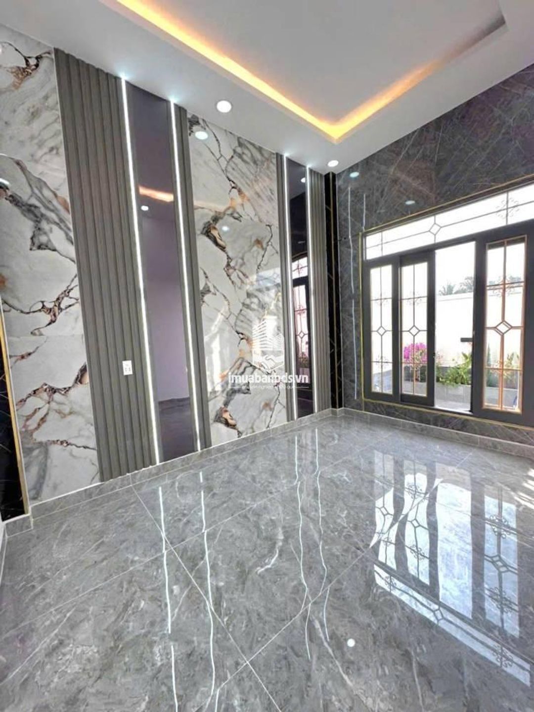Nhà xây mới 2 tầng gần UBND xã Bến Lức , DT 100m2, nhận nhà ngay - ảnh 2