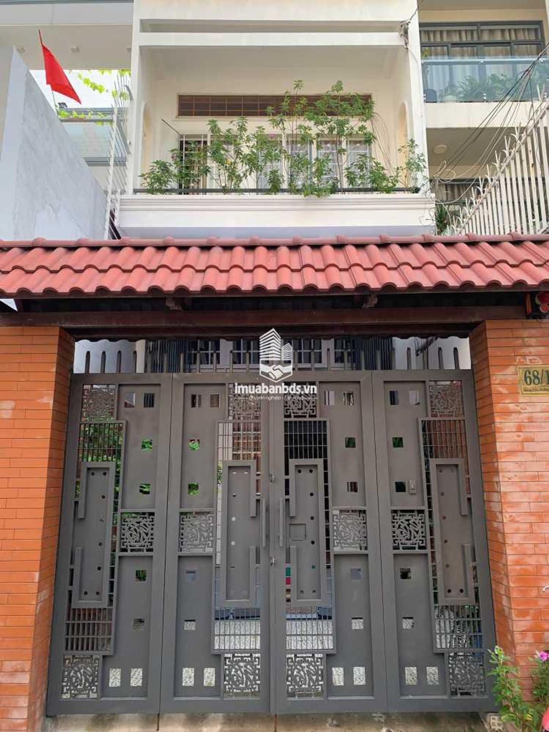 Bán nhà hẻm xe hơi 1 trệt 1 lầu 1 sân thượng Hoàng Diệu P13 Q4 siêu đẹp - ảnh 2
