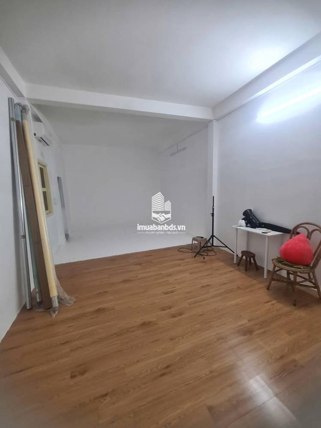 Cho thuê phòng làm việc 50m2 lầu 1 tiện làm editor, designer, quay SP - ảnh 3