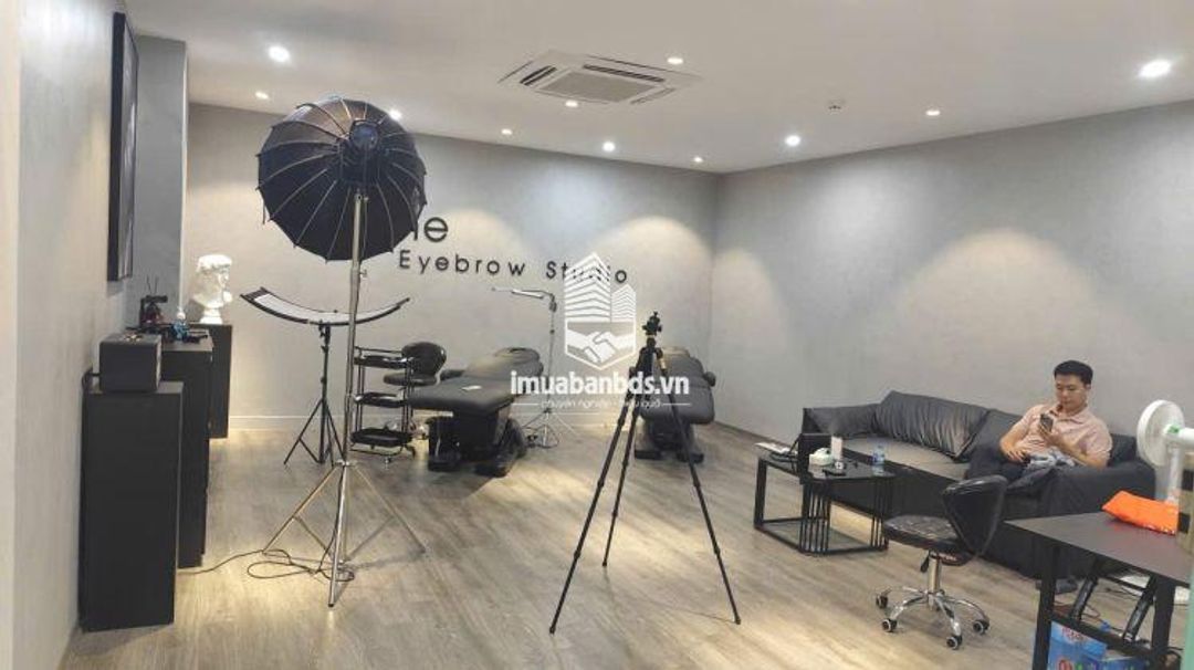Chủ nhà mời thuê VP 36m giá 10 triệu ngay phố Thái Hà - ảnh 1