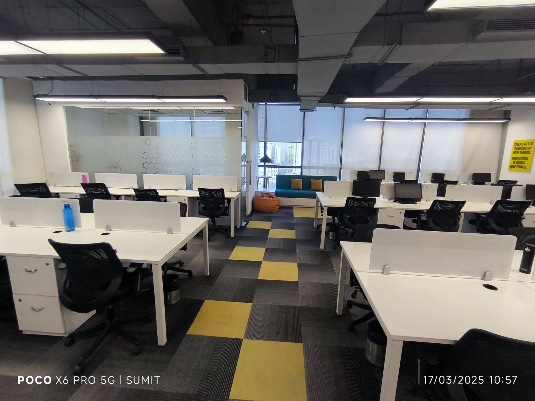 GUR964 Coworking Space