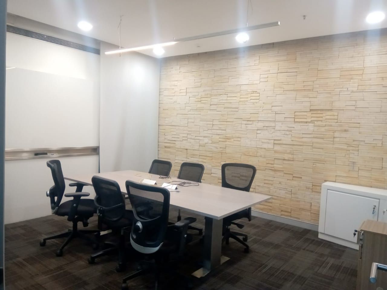 V-Work Spaces Meeting Room