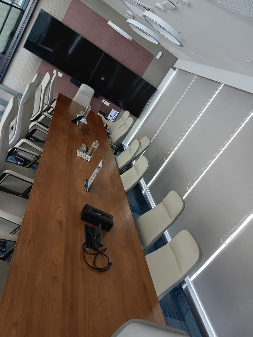 Vibrant Co.Work Meeting Room