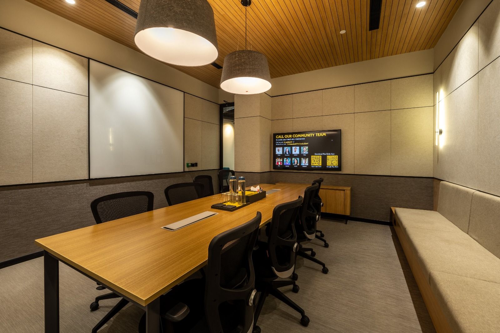The Circle.Work Meeting Room