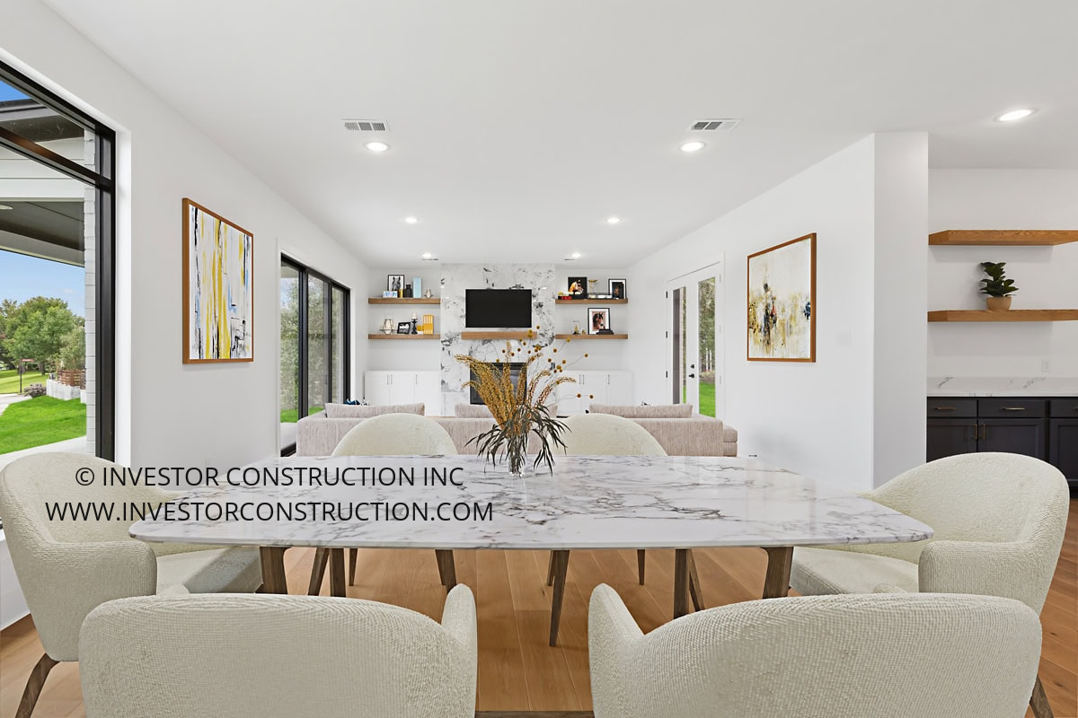 13807 Lillard Ln, Farmers Branch kitchen dining. View full photo gallery at: https://bit.ly/4lCqi9e