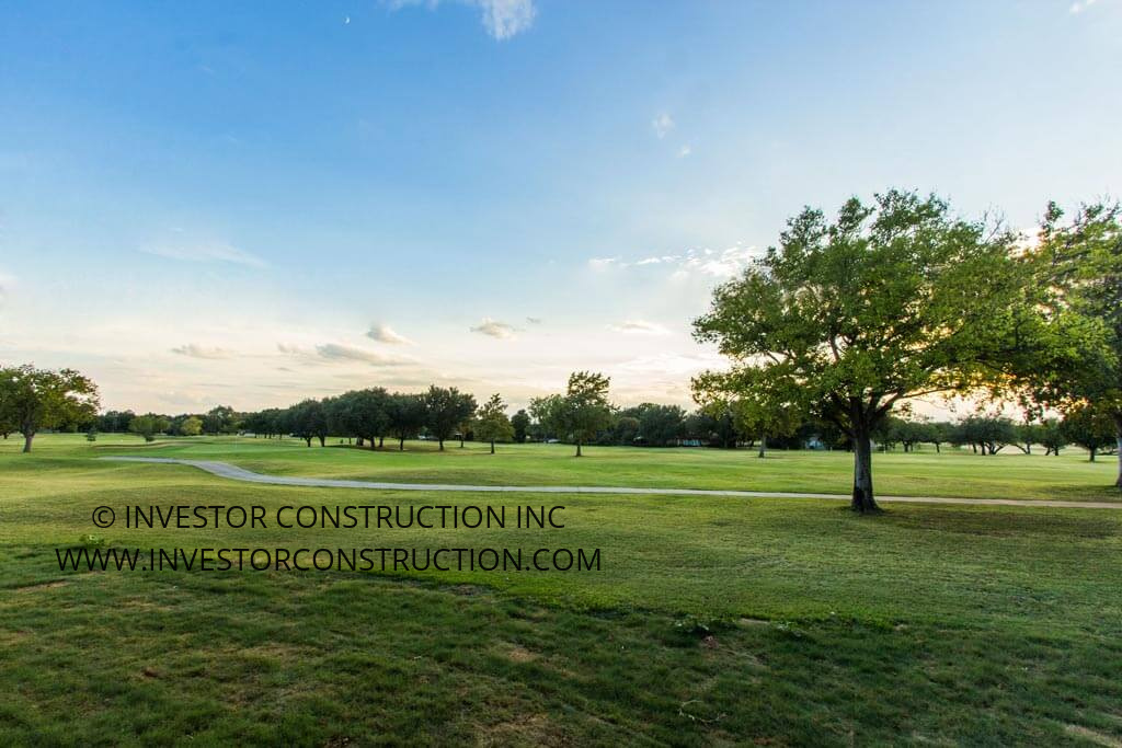 14127 Tanglewood, Brookhaven, Farmers Branch, golf course view from back porch, rear porch. View full photo gallery at: https://goo.gl/kwCKBf