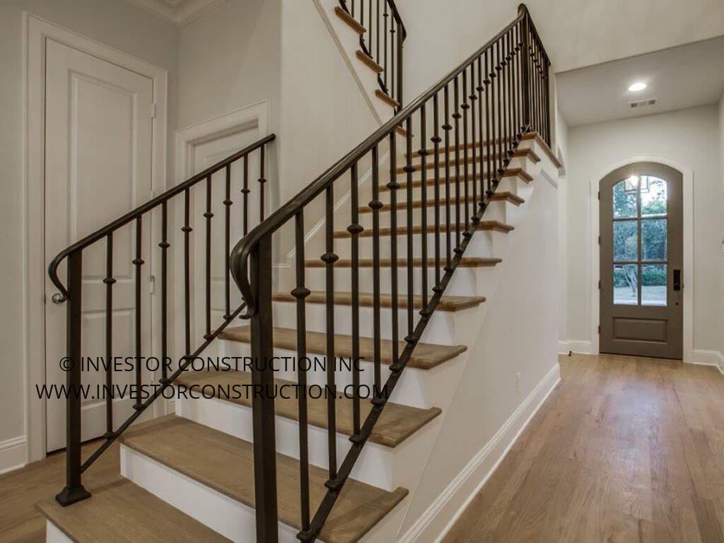 4508 W Amherst Ave, Dallas, Briarwood, front entry. View full photo gallery at: https://goo.gl/Tnyn8T