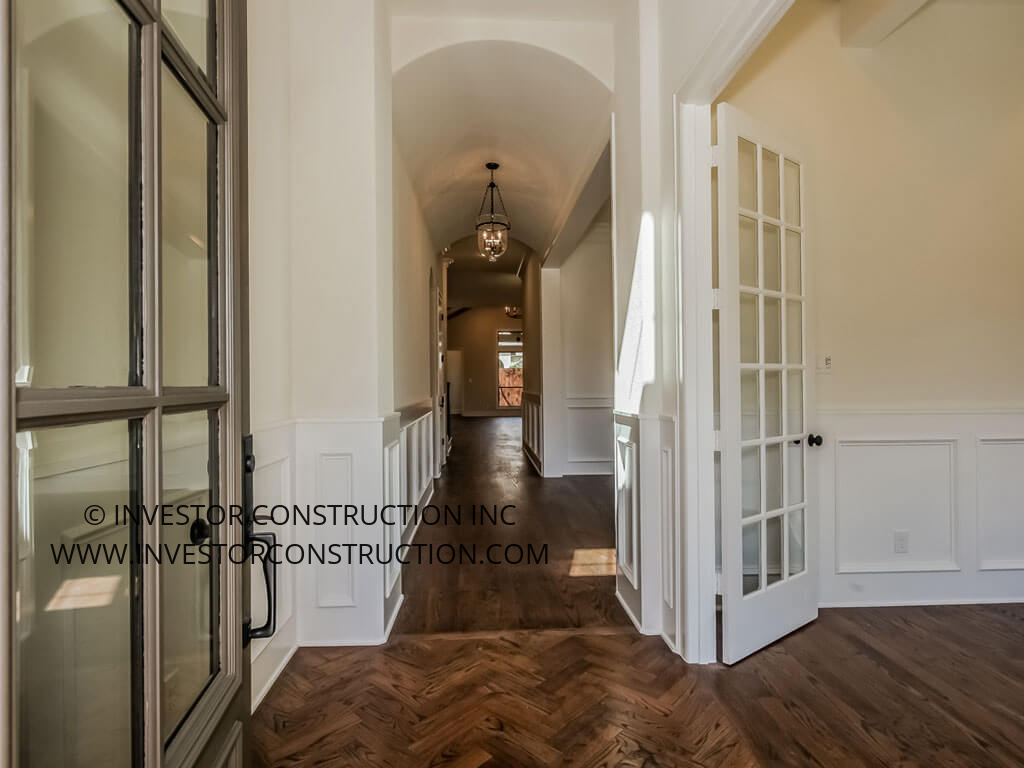 4575 Elsby Ave, Dallas, Briarwood, front entry 1. View full photo gallery at: https://goo.gl/61JJdi