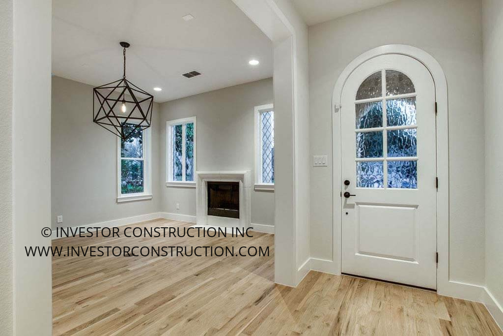 5343 Vanderbilt, M Streets, Dallas, front entry, front foyer. View full photo gallery at: https://goo.gl/k7afvg