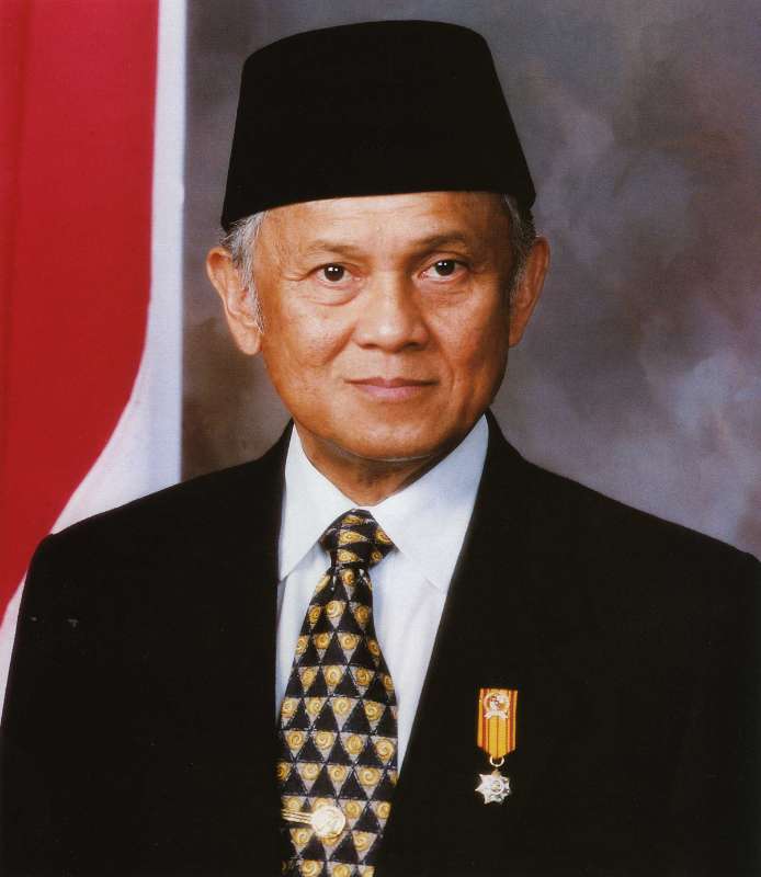 Bacharuddin Habibie Photo #1